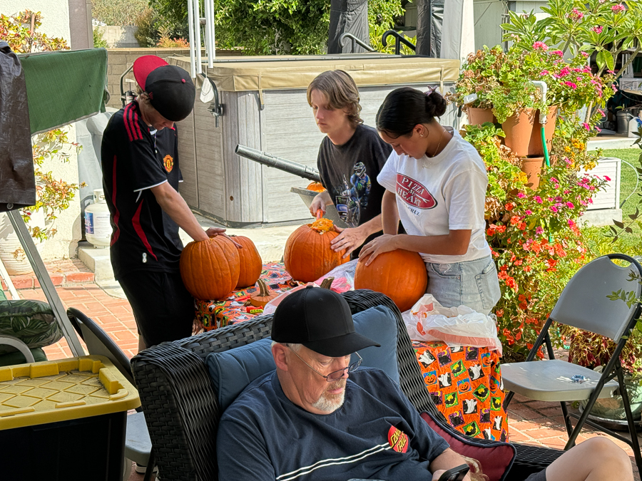 2024-10-27 Halloween Pumpkin Carving