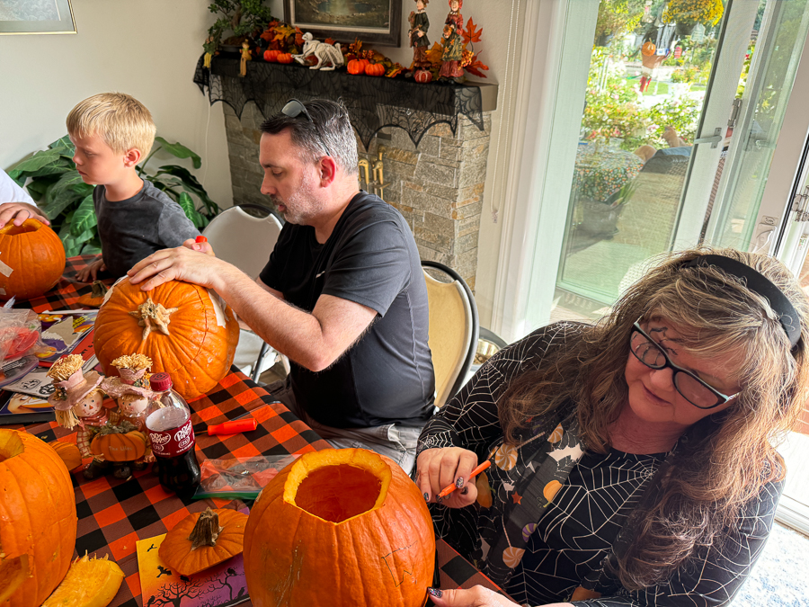 2024-10-27 Halloween Pumpkin Carving