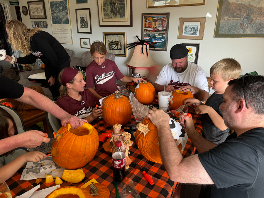 2024-10-27 Halloween Pumpkin Carving