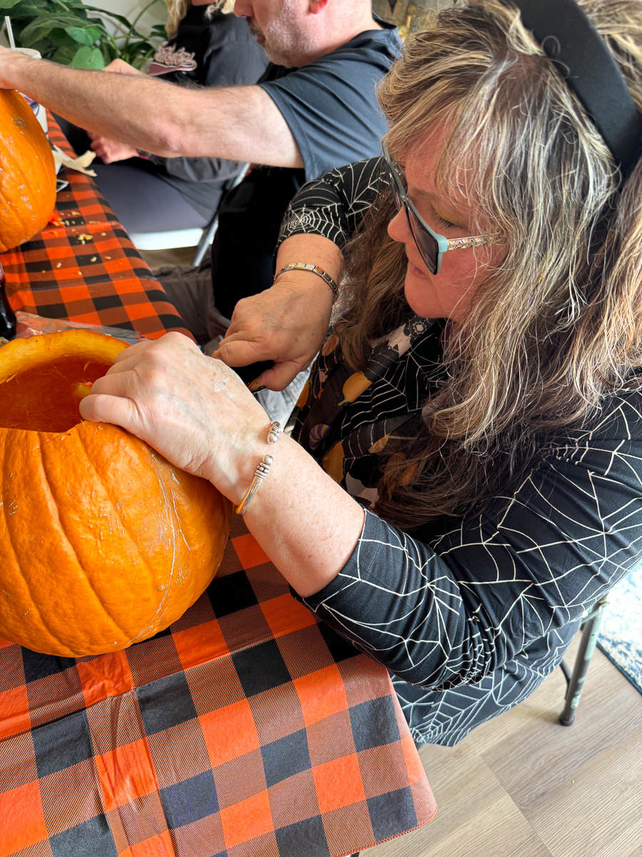 2024-10-27 Halloween Pumpkin Carving