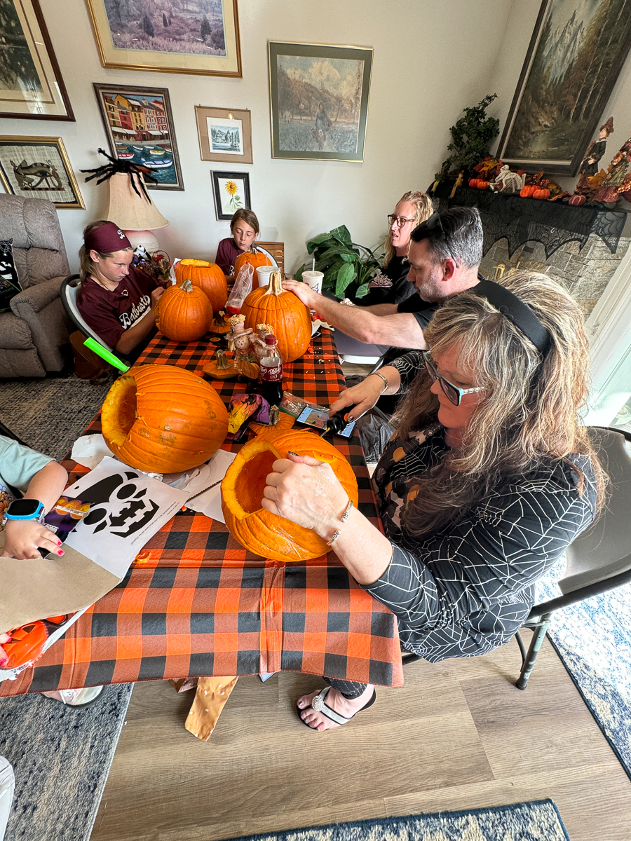 2024-10-27 Halloween Pumpkin Carving