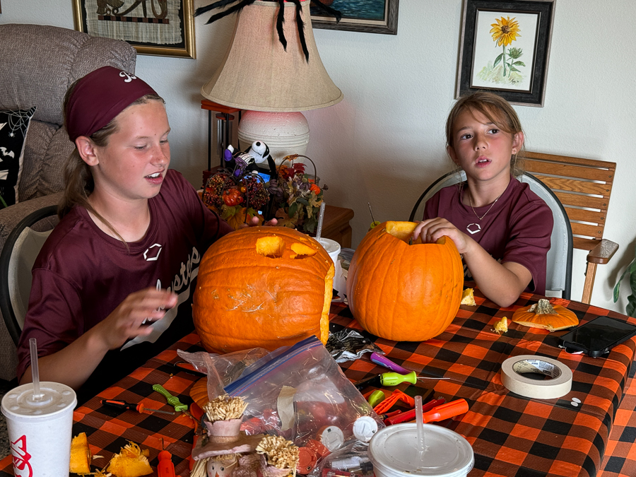 2024-10-27 Halloween Pumpkin Carving