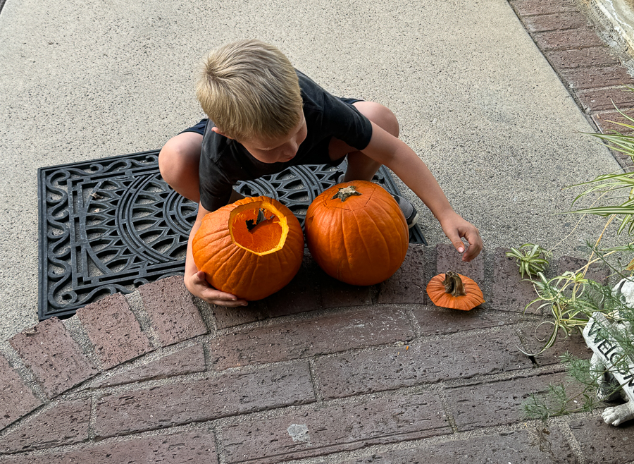 2024-10-27 Halloween Pumpkin Carving