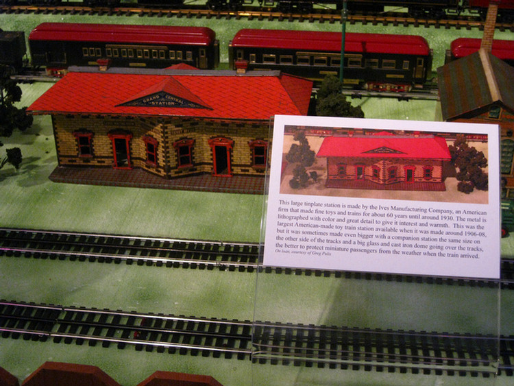 Nixon Library Trains Display 1/8/2010