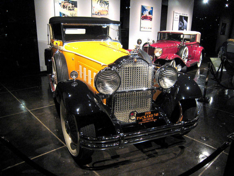 Petersens Automotive Museum With Dave May 2007