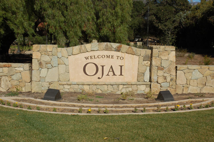 Ojai welcome sign