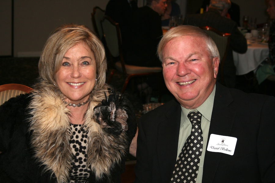 Who was at the Yorba Linda Country Club for the Starlighters January 2012 dance?