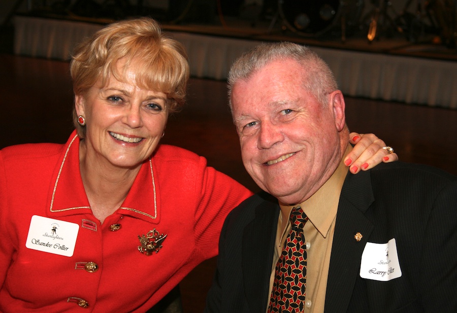 Who was at the Yorba Linda Country Club for the Starlighters January 2012 dance?