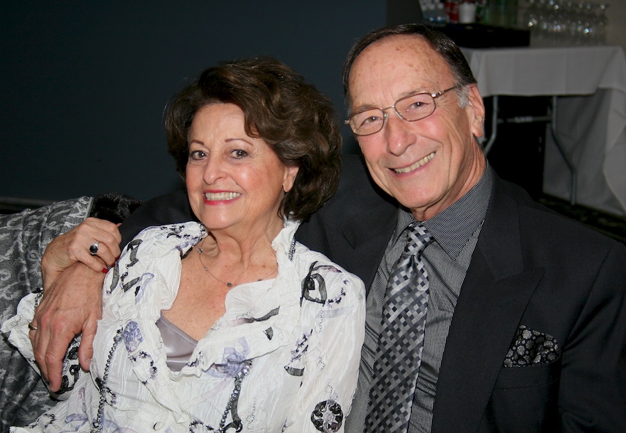 Who was at the Yorba Linda Country Club for the Starlighters January 2012 dance?