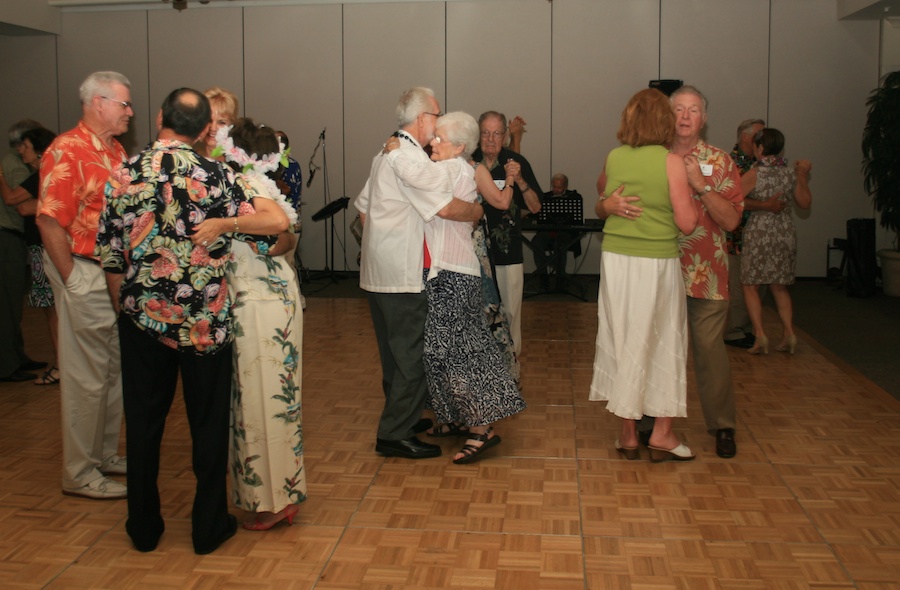 The dancing ocntinued well into the night at the Staerlighter's Summer Casual 2012