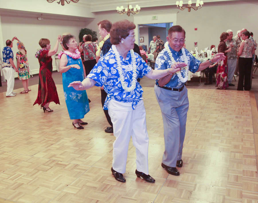 Dancing in Hawaii with the Starlighters 7/18/2015