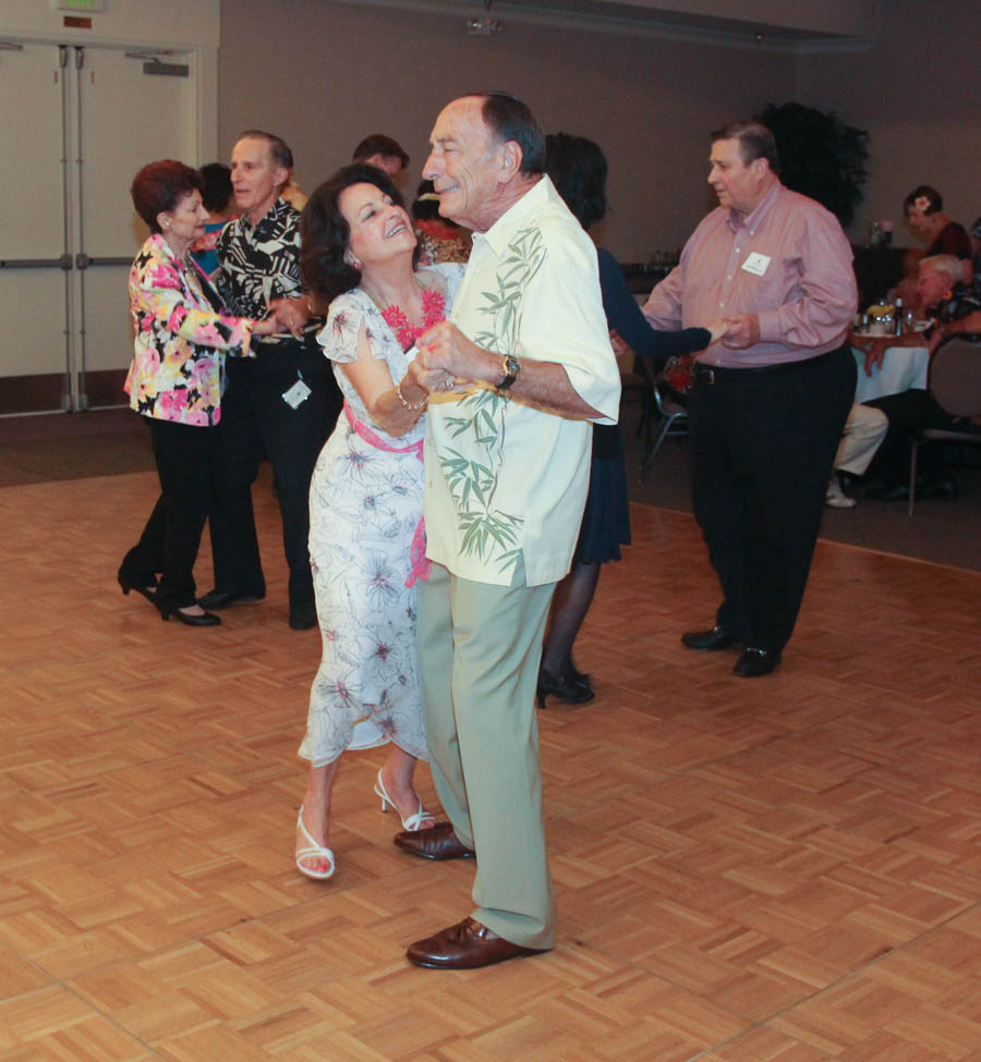 Dancing in the Hawaiian Island with the Starlighters 7/19/2015