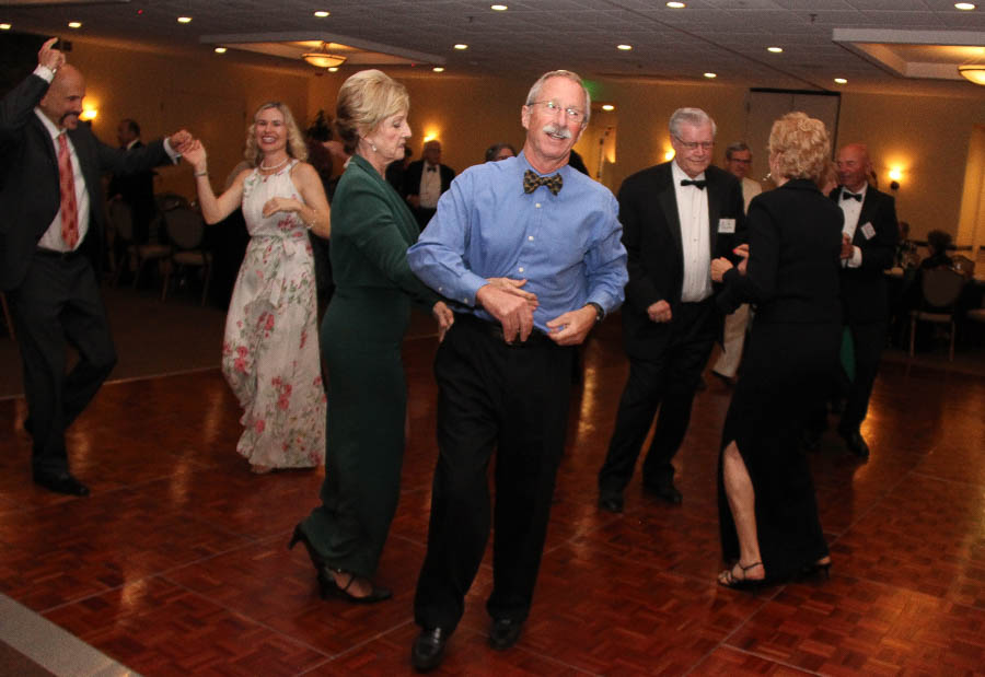 Dinner dancing at Yorba Linda Country Club on St. Patrick's Day 2018 with the Starlighter's Dance Club