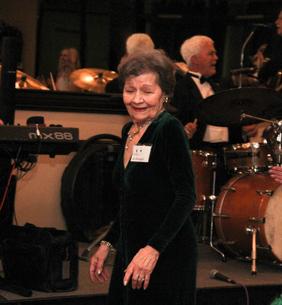 Dinner dancing at Yorba Linda Country Club on St. Patrick's Day 2018 with the Starlighter's Dance Club