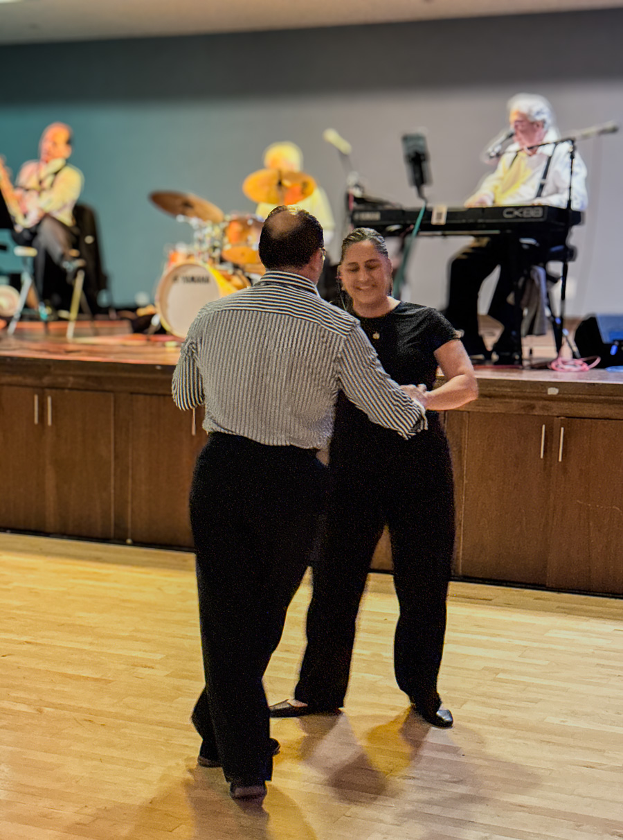 2025-09-21 Post Dinner Dancing With The Starlighters