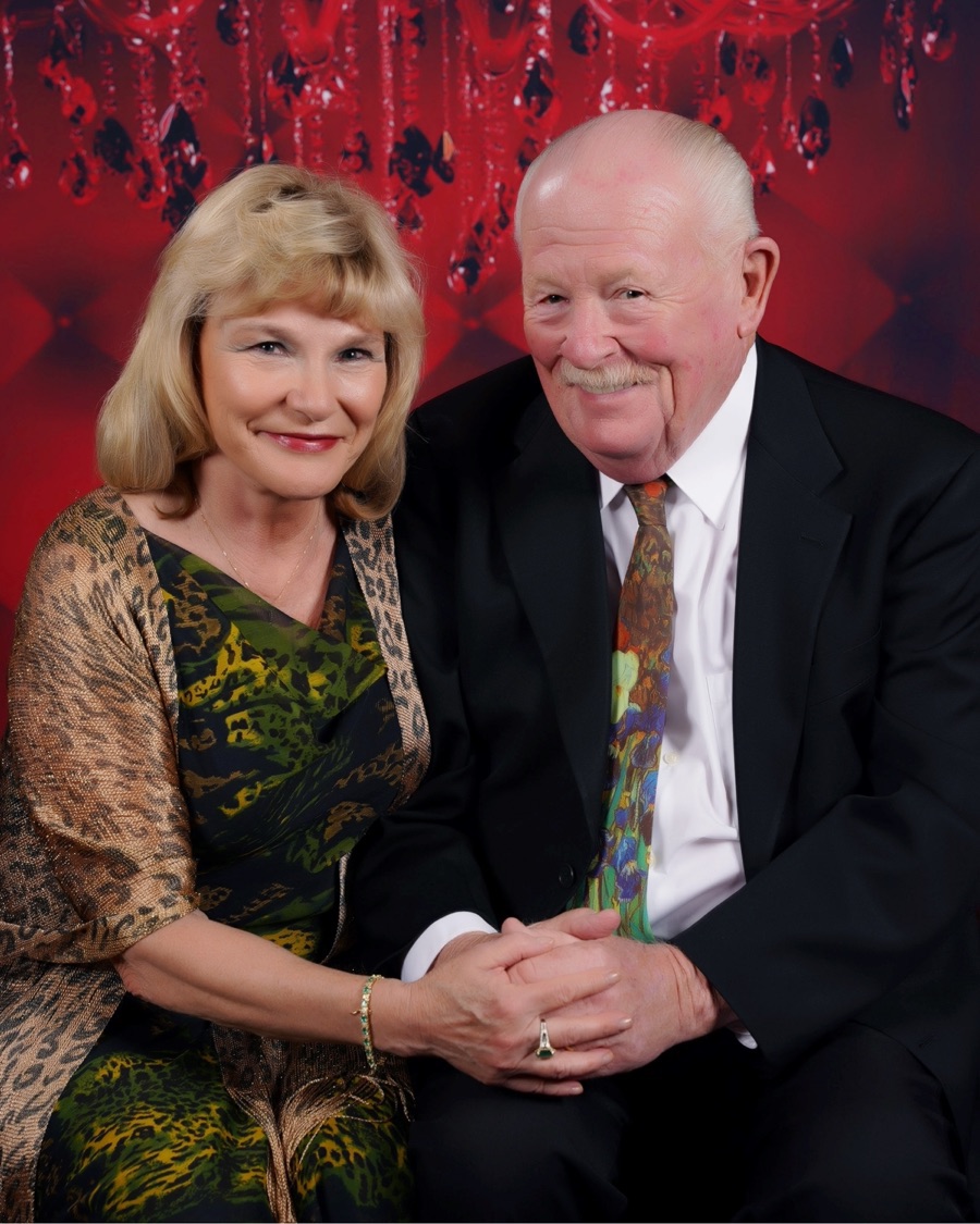 Carving The Thanksgiving Tturkey