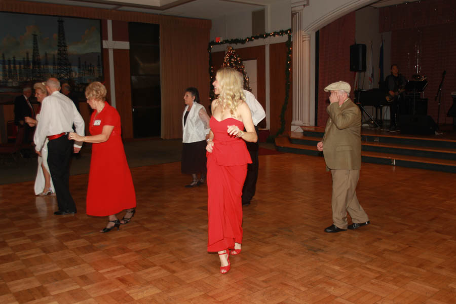 Dancing at the Mistletoe Ball with the Toppers December 2014