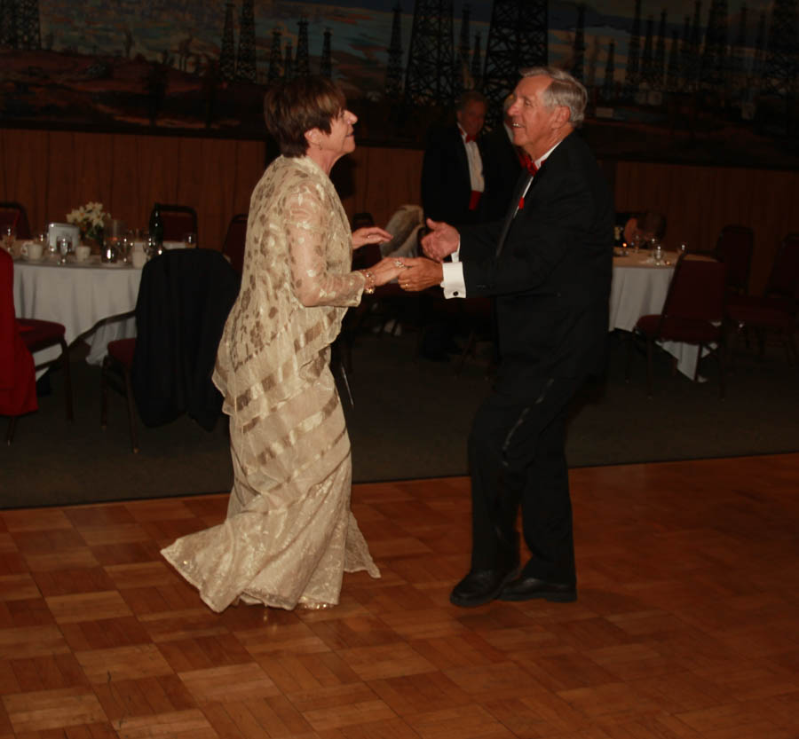 Dancing at the Mistletoe Ball with the Toppers December 2014