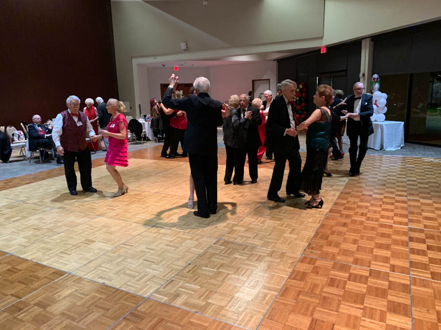 Toppers Dance Club Mistletoe Ball 12/20/2019