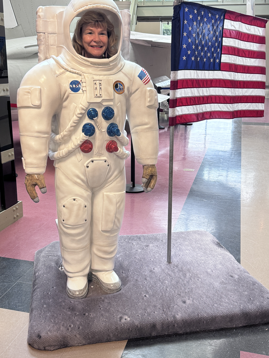 2026-10-01 Aerospace & Apples