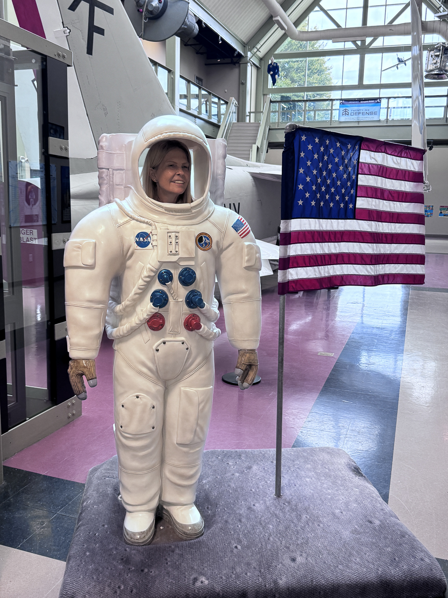2026-10-01 Aerospace & Apples
