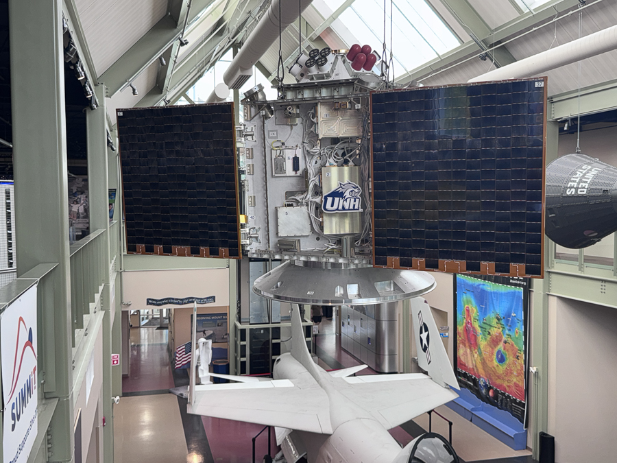 2026-10-01 Aerospace & Apples