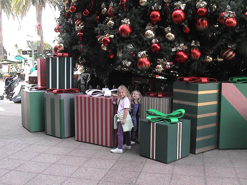 Jackie and Cassie go to Newport to visit Santa