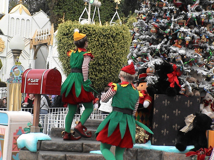 Disneyland Christmas Eve Parade 2002