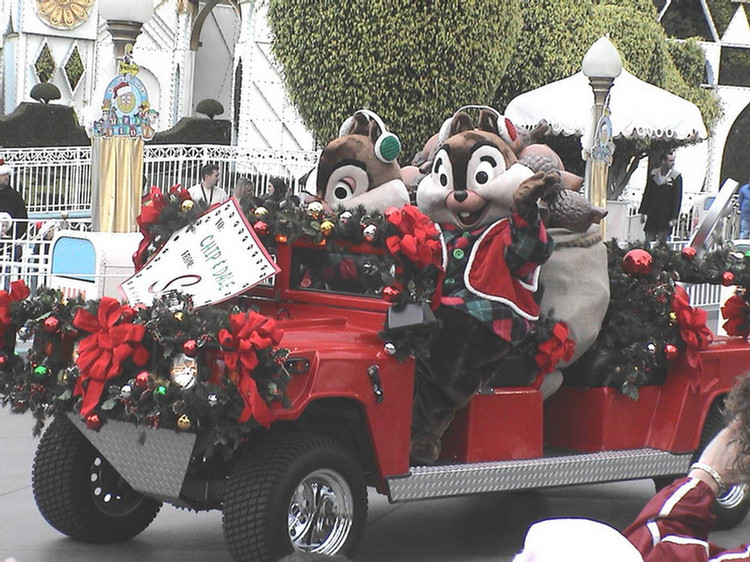 Disneyland Christmas Eve Parade 2002