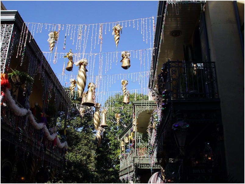 An Early Christmas Visit To Disneyland