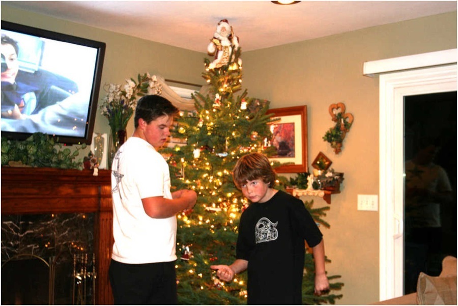 Mitch & Kids Decorate Their Tree