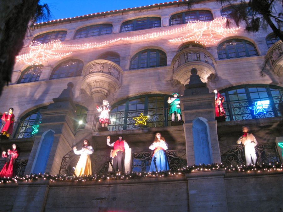 Mission Inn the day after Christmas 2011