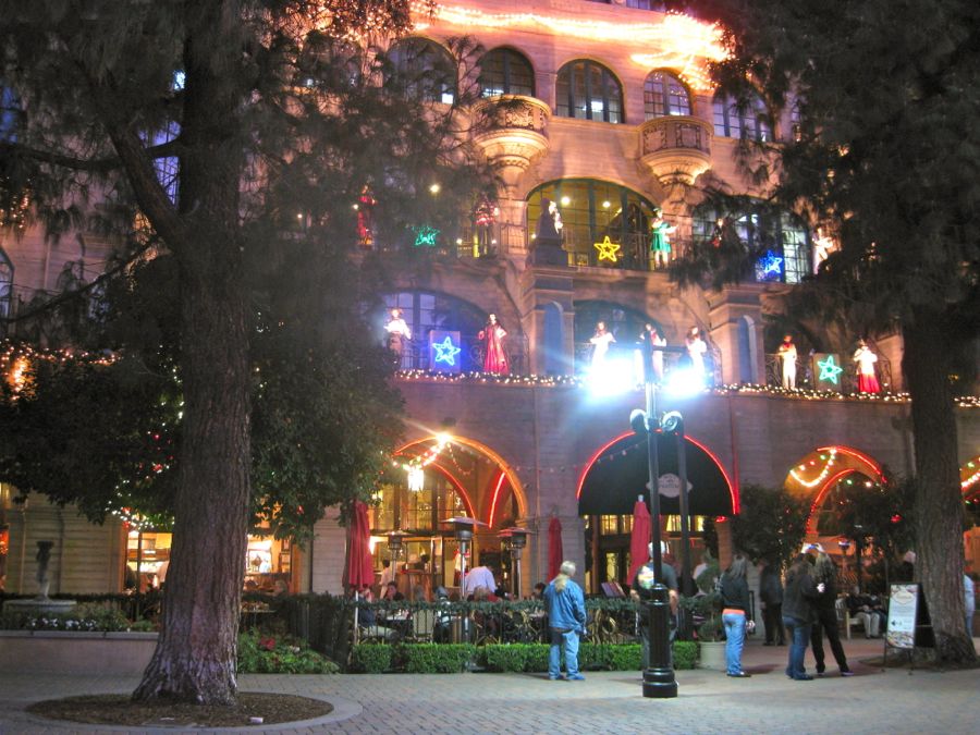 Mission Inn the day after Christmas 2011