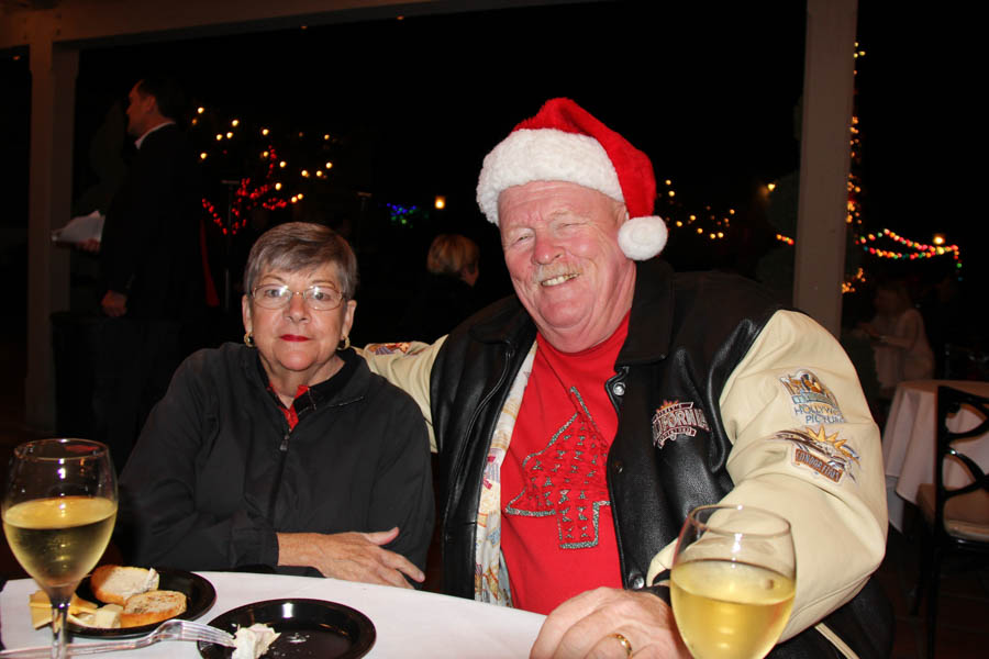 The Finch's and Liles enjoy 'Night Of A Thousnad Lights' at Sherman Gardens 12/8/2016