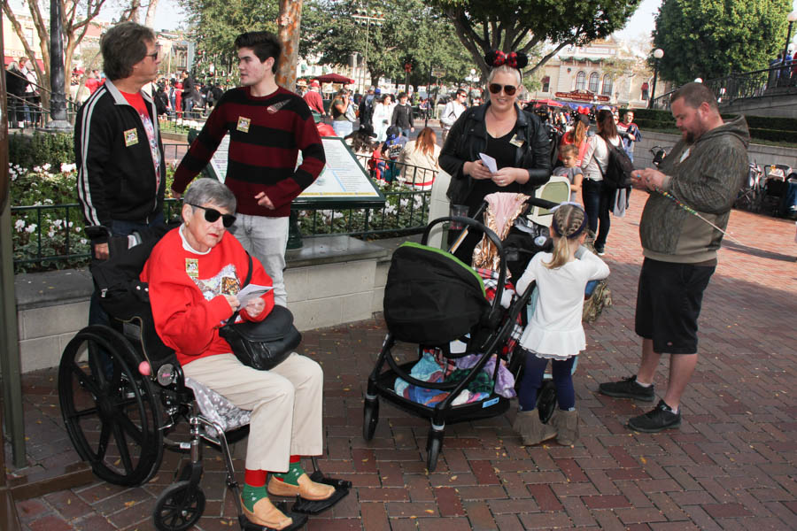 Christmas Eve 2018 Tour At Disneyland