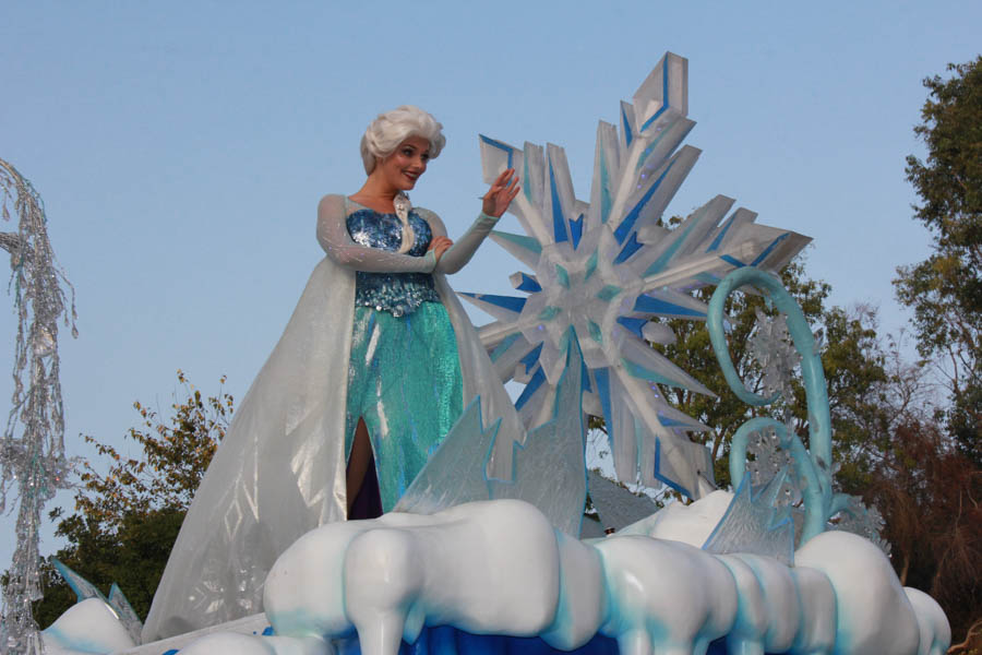 Christmas Eve 2018 Parade At Disneyland