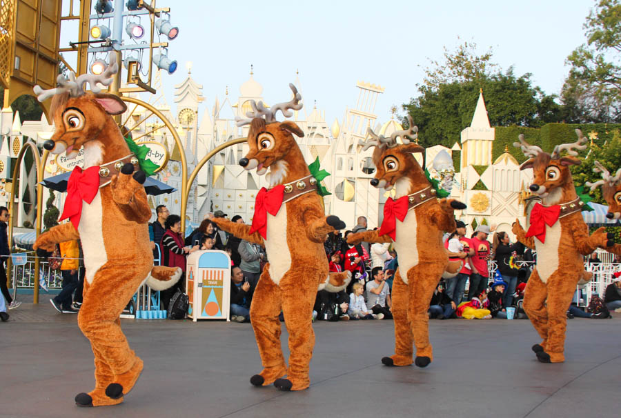 Christmas Eve 2018 Parade At Disneyland