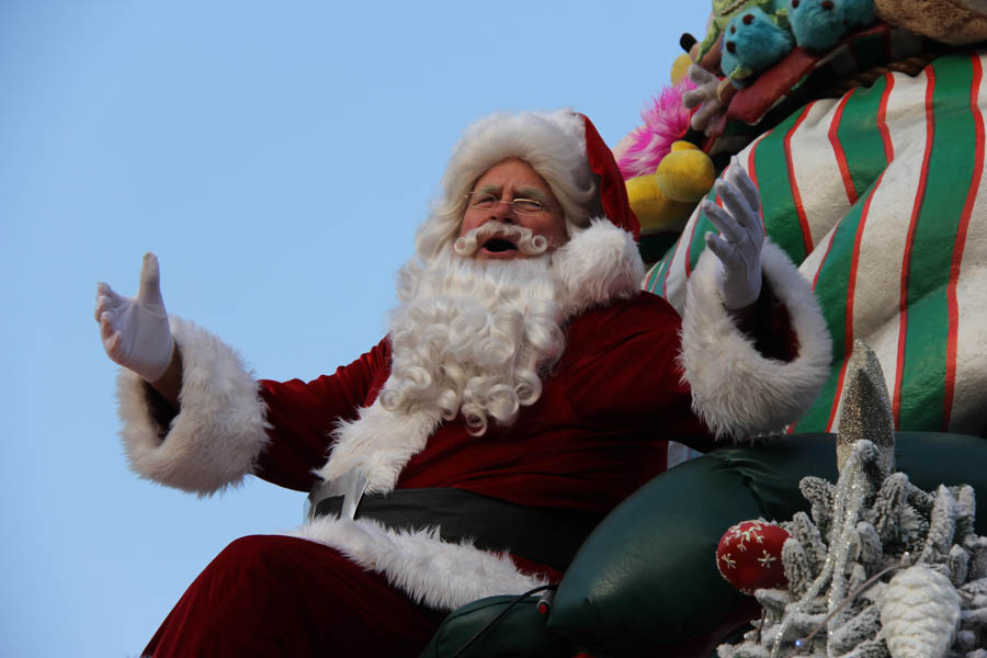 Christmas Eve 2018 Parade At Disneyland