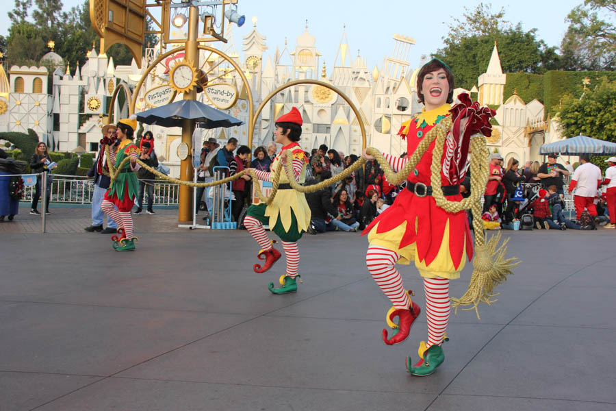 Christmas Eve 2018 Parade At Disneyland