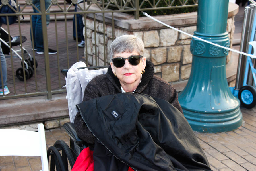 Christmas Eve 2018 Parade At Disneyland