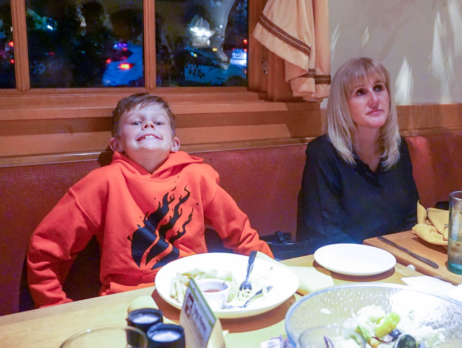 Family Dinner On The Fly At OLive Garden 12/12/2019