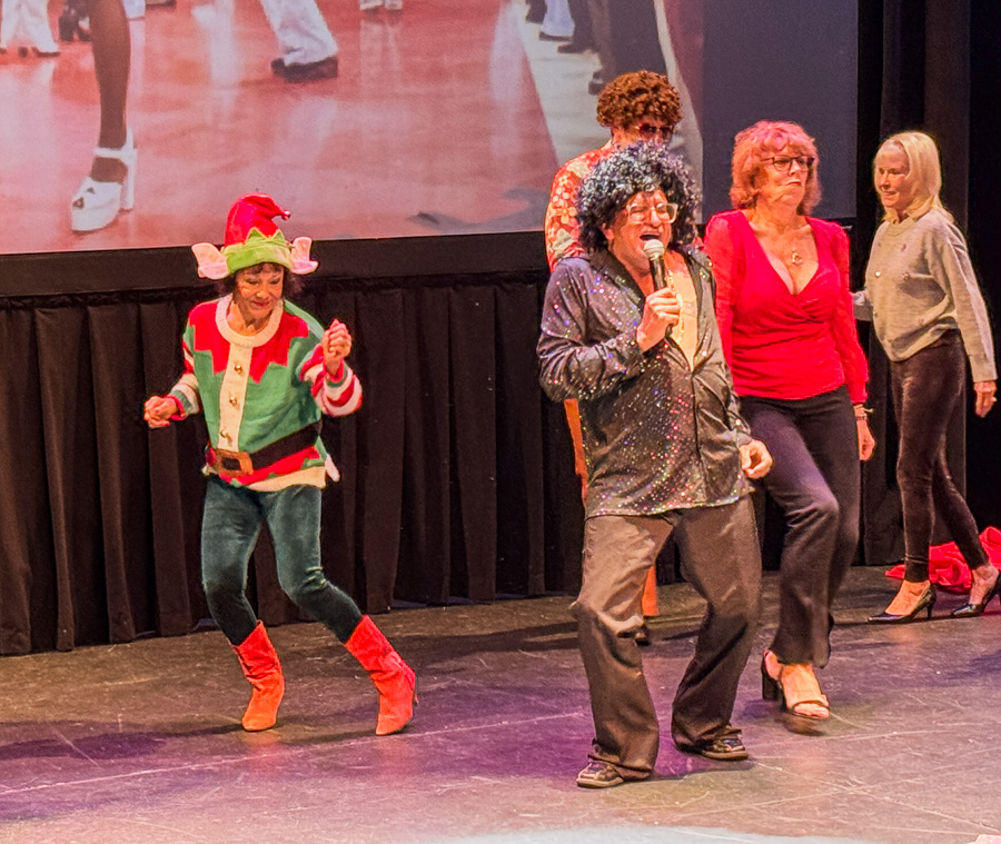 2025-11-30 alley Cats Christmas Show