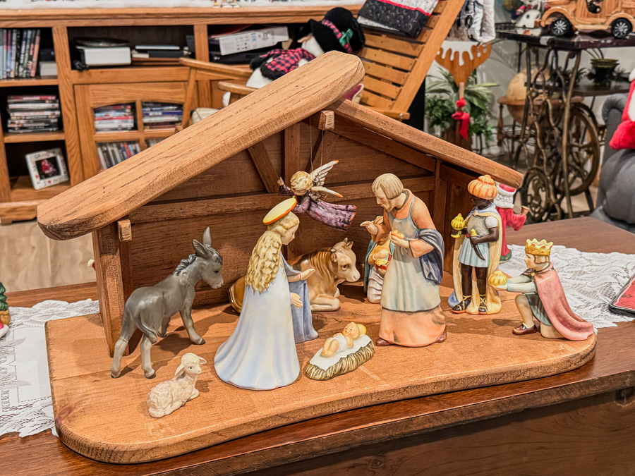 2025-12-03 Decorating For Christmas 2025