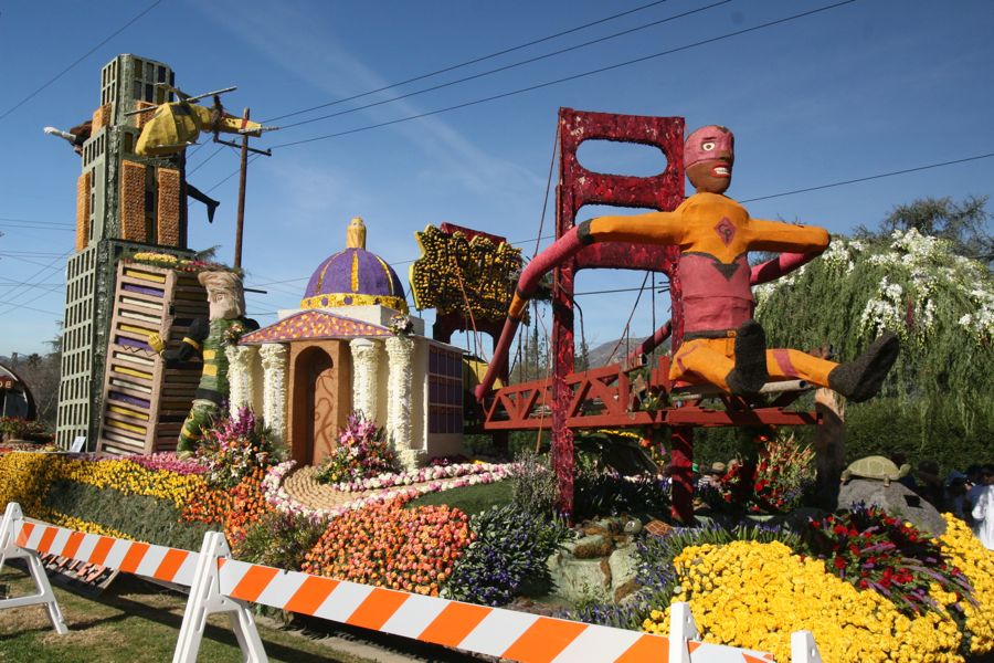 New Years 2012 Rose PArade floats