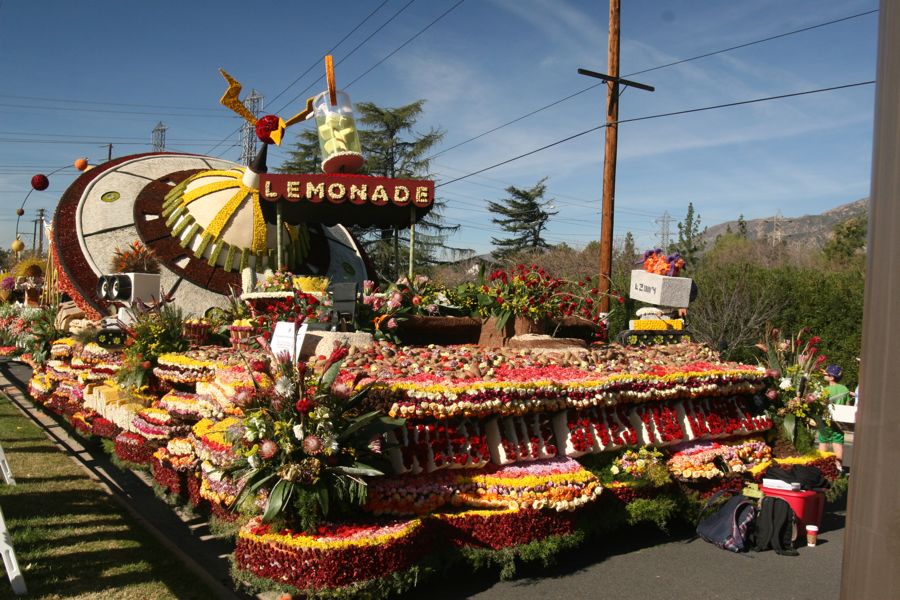 New Years 2012 Rose PArade floats