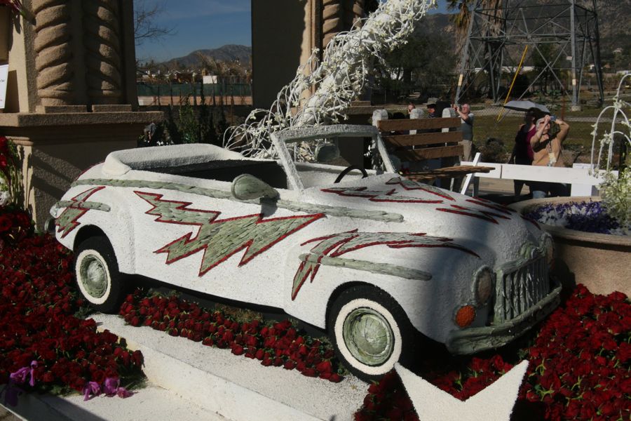 New Years 2012 Rose PArade floats