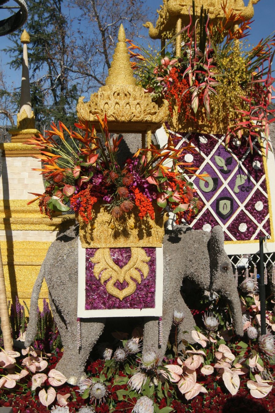 New Years 2012 Rose PArade floats