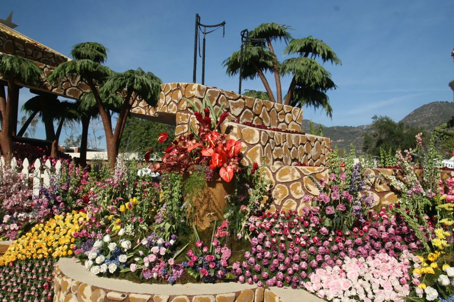 New Years 2012 Rose PArade floats