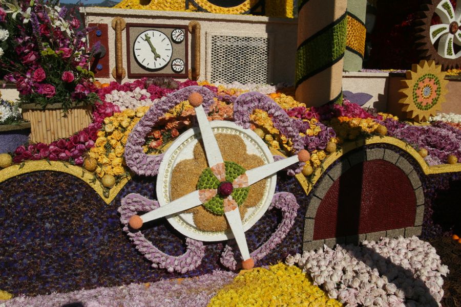 New Years 2012 Rose PArade floats