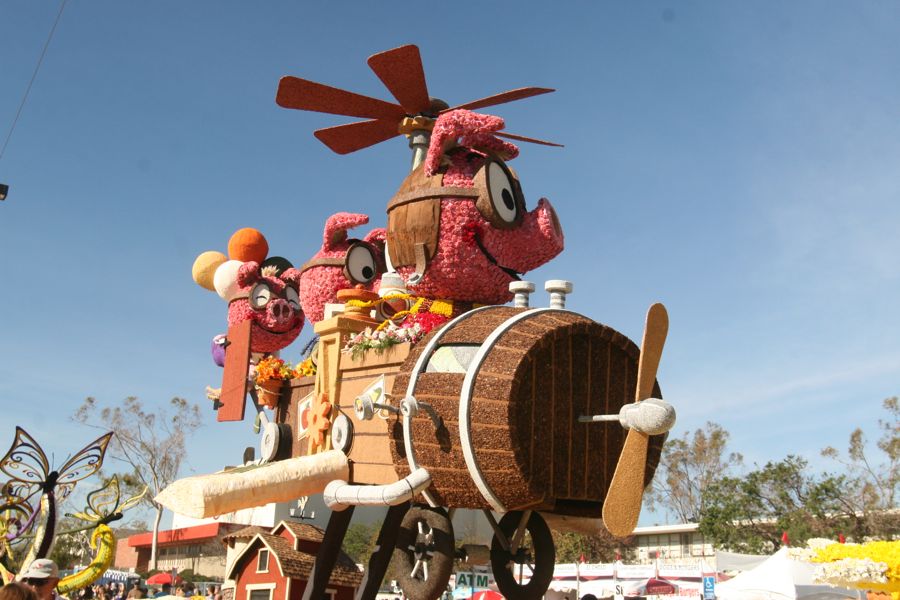 New Years 2012 Rose PArade floats